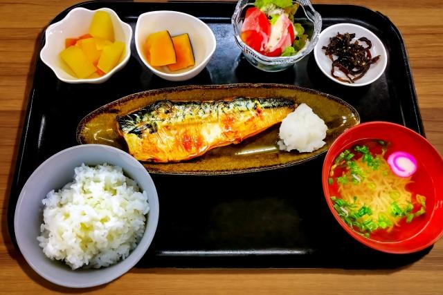  唇の荒れ・色の変化は「内臓や食べ物」からのサイン？